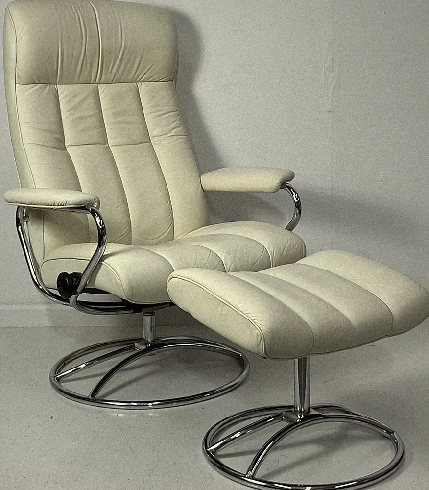 Vintage Mid Century Ekornes Stressless Cream Leather Recliner Ottoman on Chrome