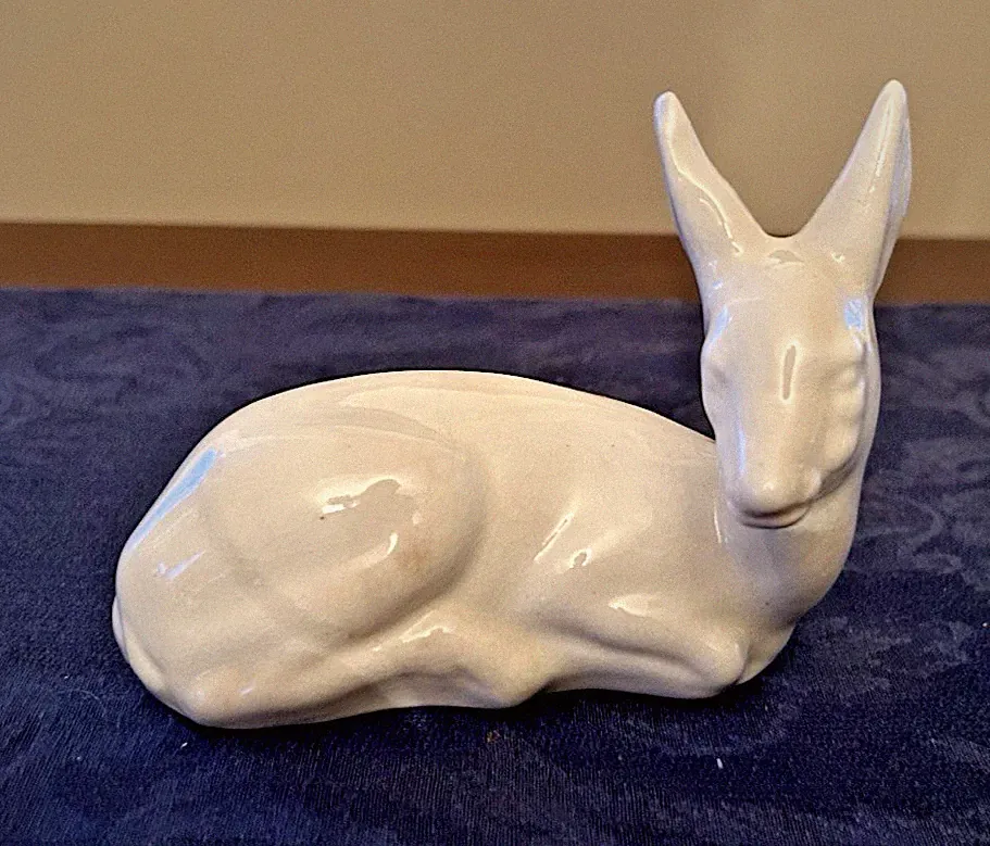 Vintage White Glazed Ceramic Reclining Deer Figurine 4"x4.5'